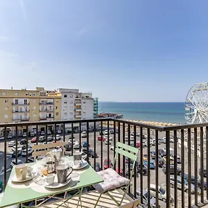 Bedo House Front - Happy Follonica
